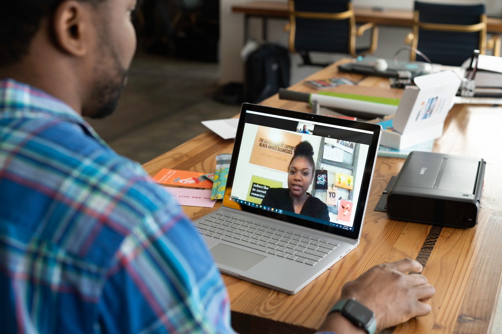 handle long-distance dating