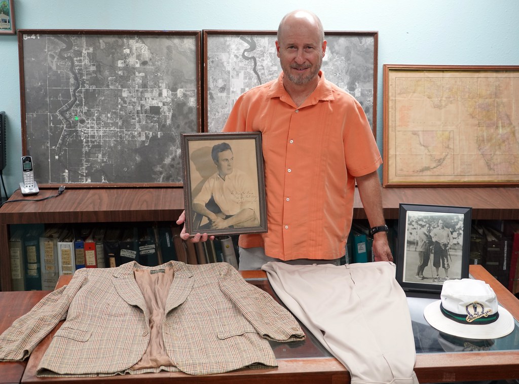 display autographed items