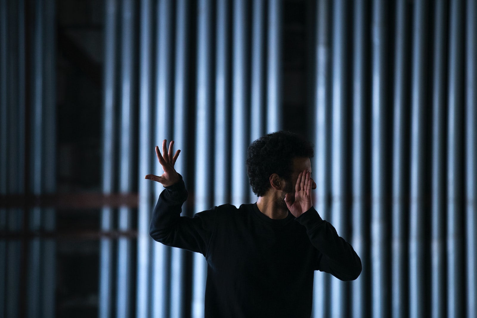 Portuguese drama into a theatrical performance