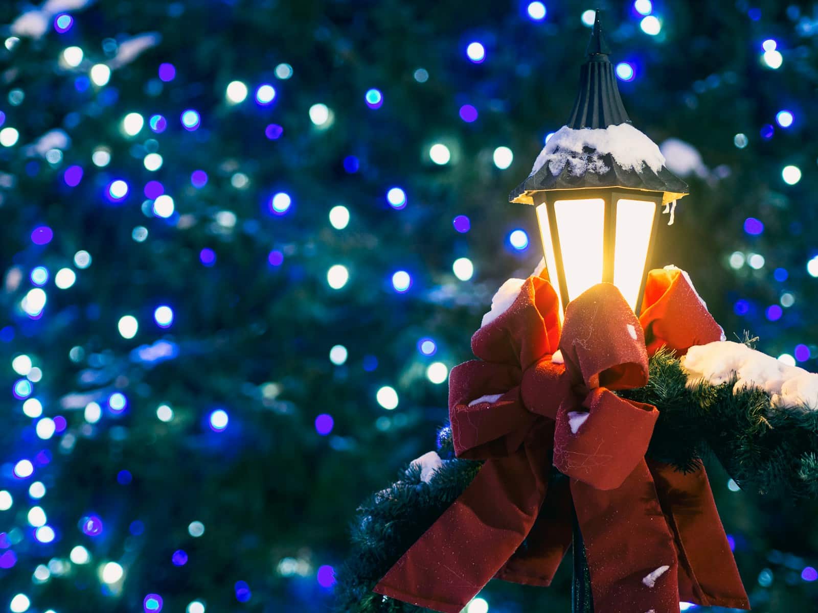 How to prepare mentally for the holiday season with a calm plan: set expectations, keep steady habits, use kind boundaries, and care for feelings.